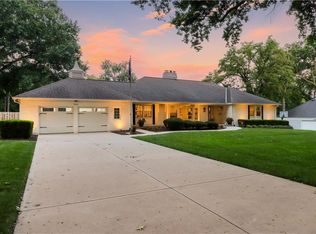 9825 Overbrook Rd, Leawood, KS 66206