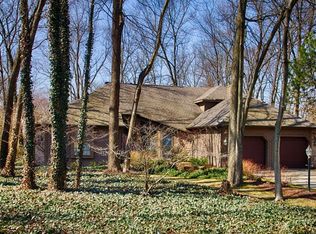 1122 Green Tree Dr, Centerville, OH 45429