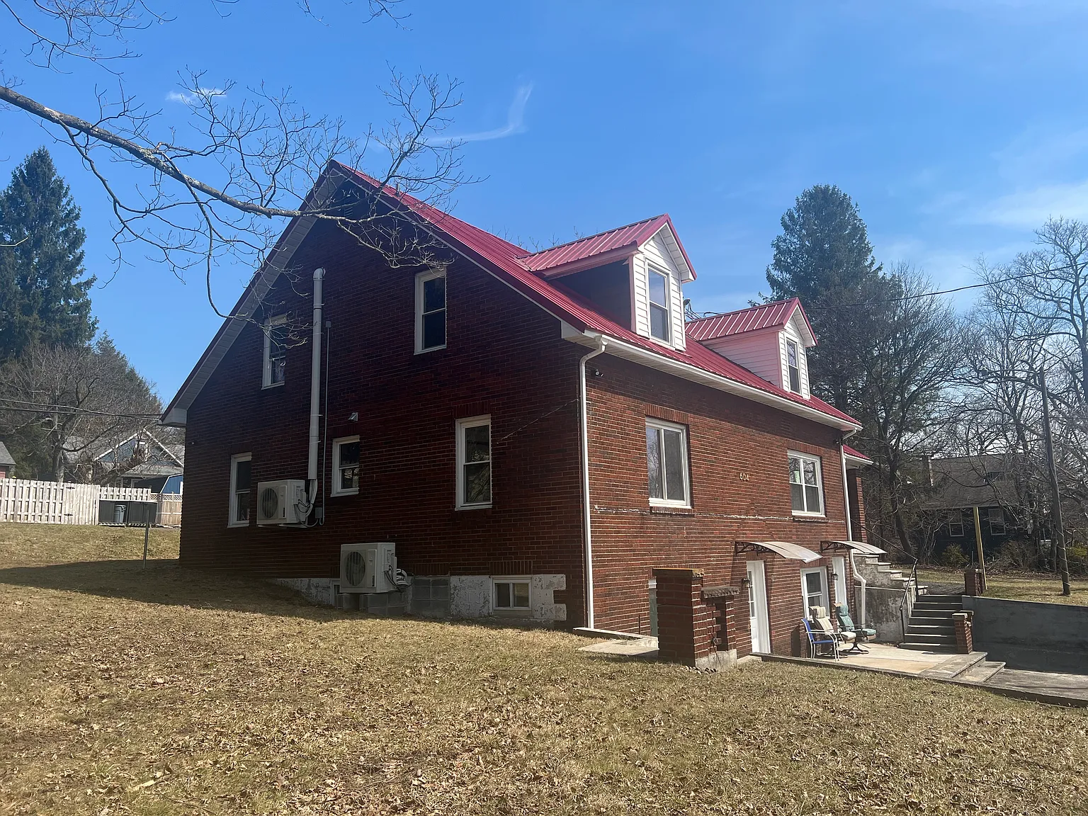 604 E Oak St #3 photo 1