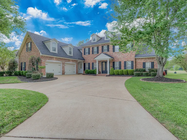 316 Autumn Ridge Dr — Photo 1