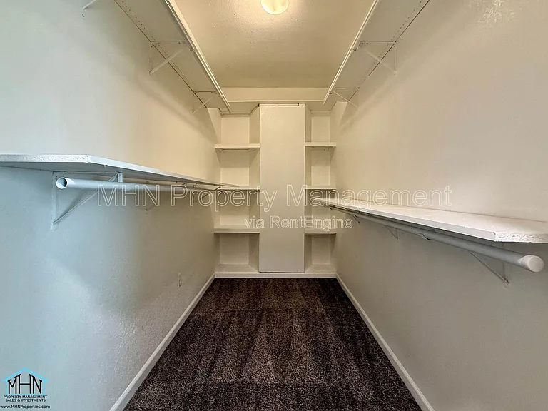 100 Bluet Ln — Photo 16