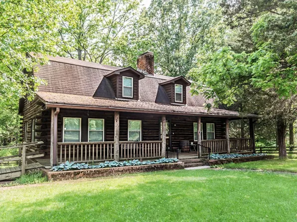 405 Moonlight Rd, Appomattox, VA 24522