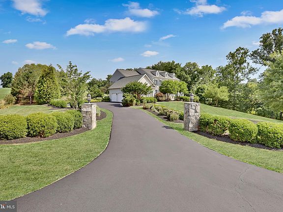 3rd image of 40941 Canongate Dr