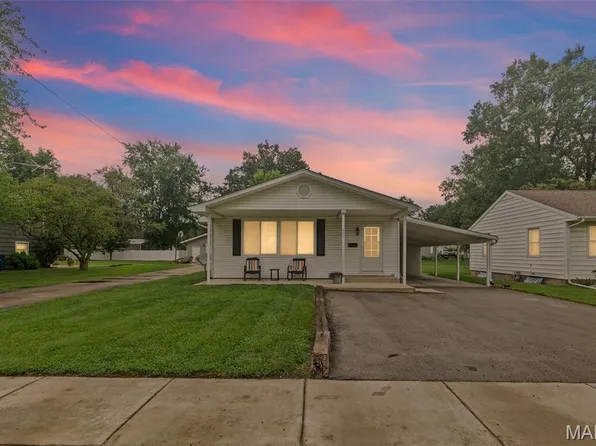 701 E Clark St, Litchfield, IL 62056