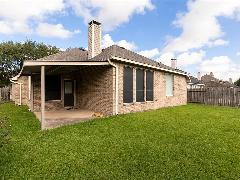 3827 Shady Breeze Dr — Photo 24