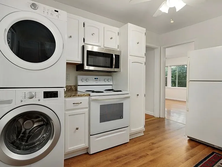 711 Barton Ave — Photo 11