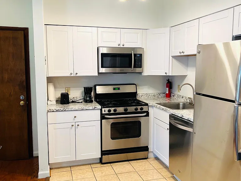 1302 Irving St NW #102 — Photo 5