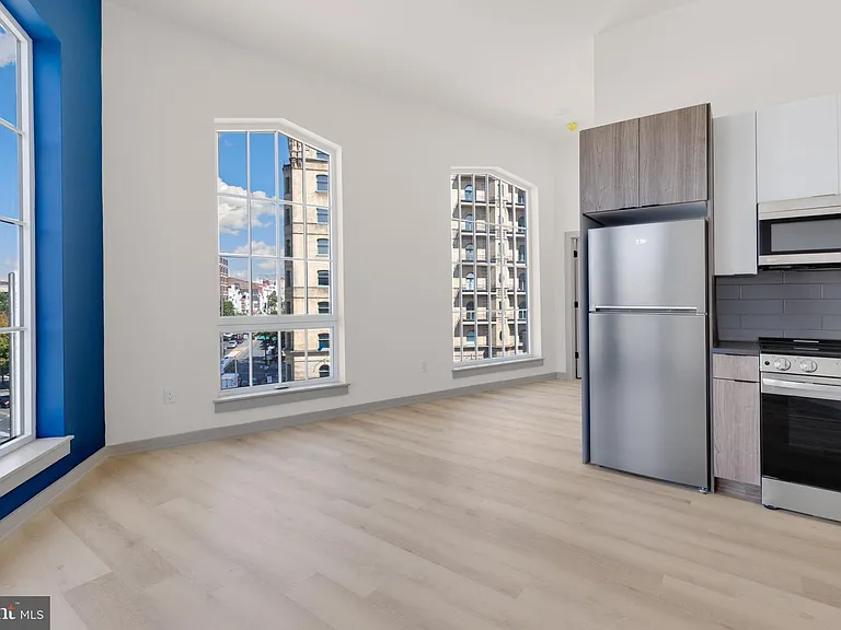 689 N Broad St #404 — Photo 3