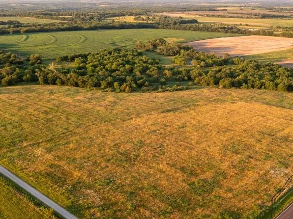 1 E 68th Hwy, Quenemo, KS 66528