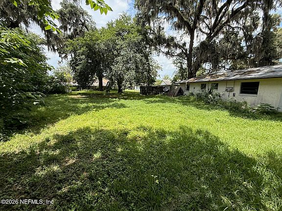 3rd image of 24 FARRADAY Lane