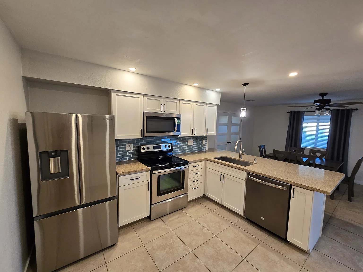 5821 S Farmer Ave — Photo 3