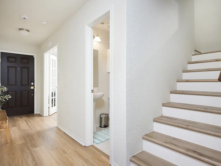 7710 Ponderosa Pne — Photo 15