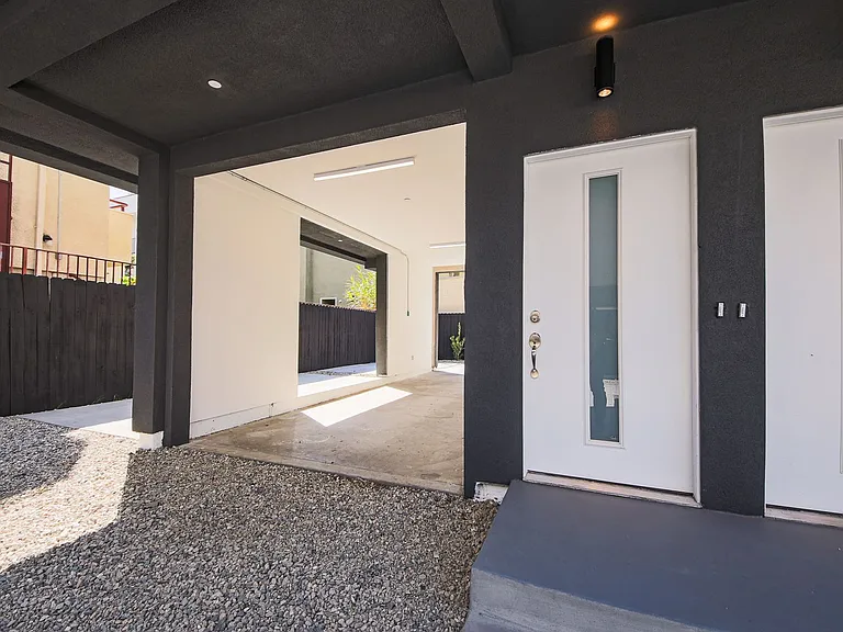5263 Cartwright Ave — Photo 26