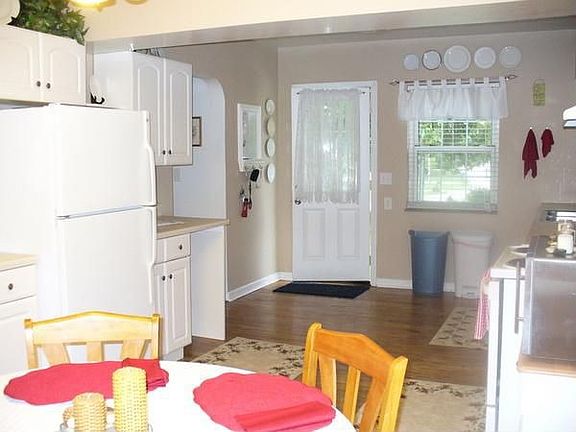 Huge Newly Remodeled Kitchen