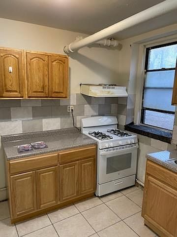 1st image of 105 S Fulton Ave