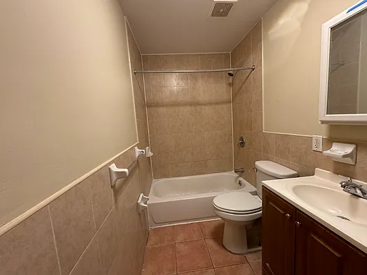 Rented by Capri Jet Realty Corp | media 9