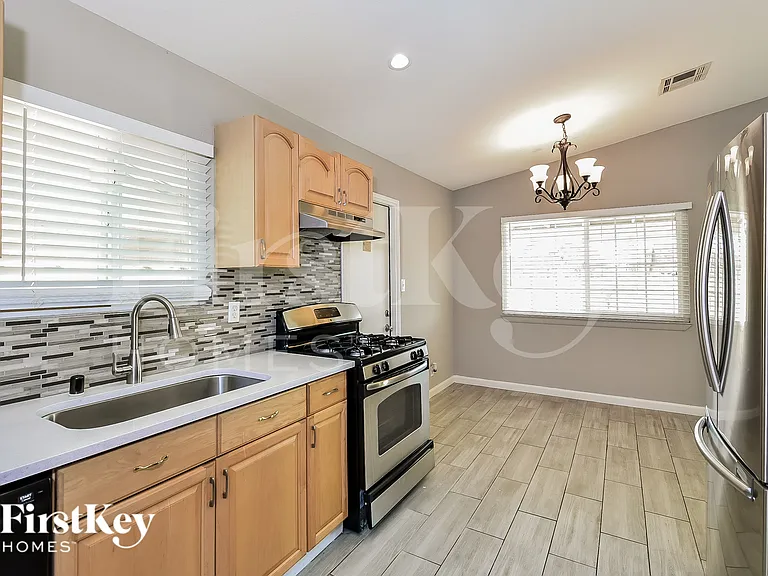 6381 Newville Ave — Photo 7
