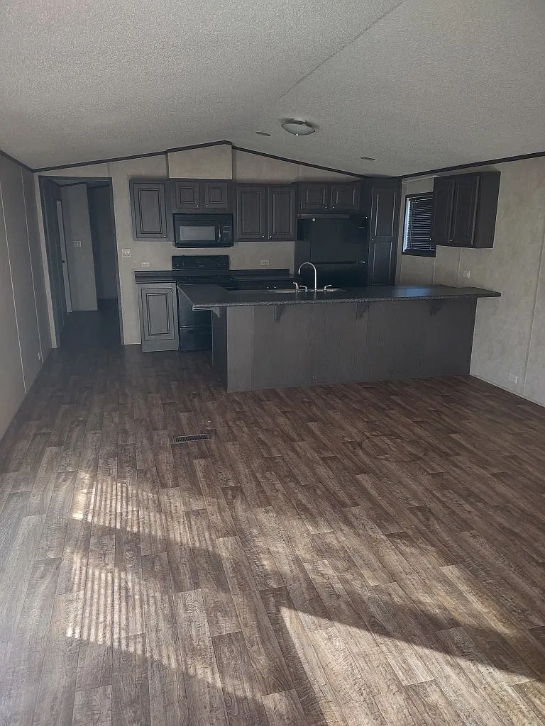 3 bed, $875 — Photo 2