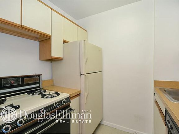4th image of 679 W 239th St APT 4K