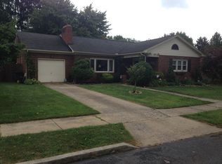 29 Center Dr, Camp Hill, PA 17011