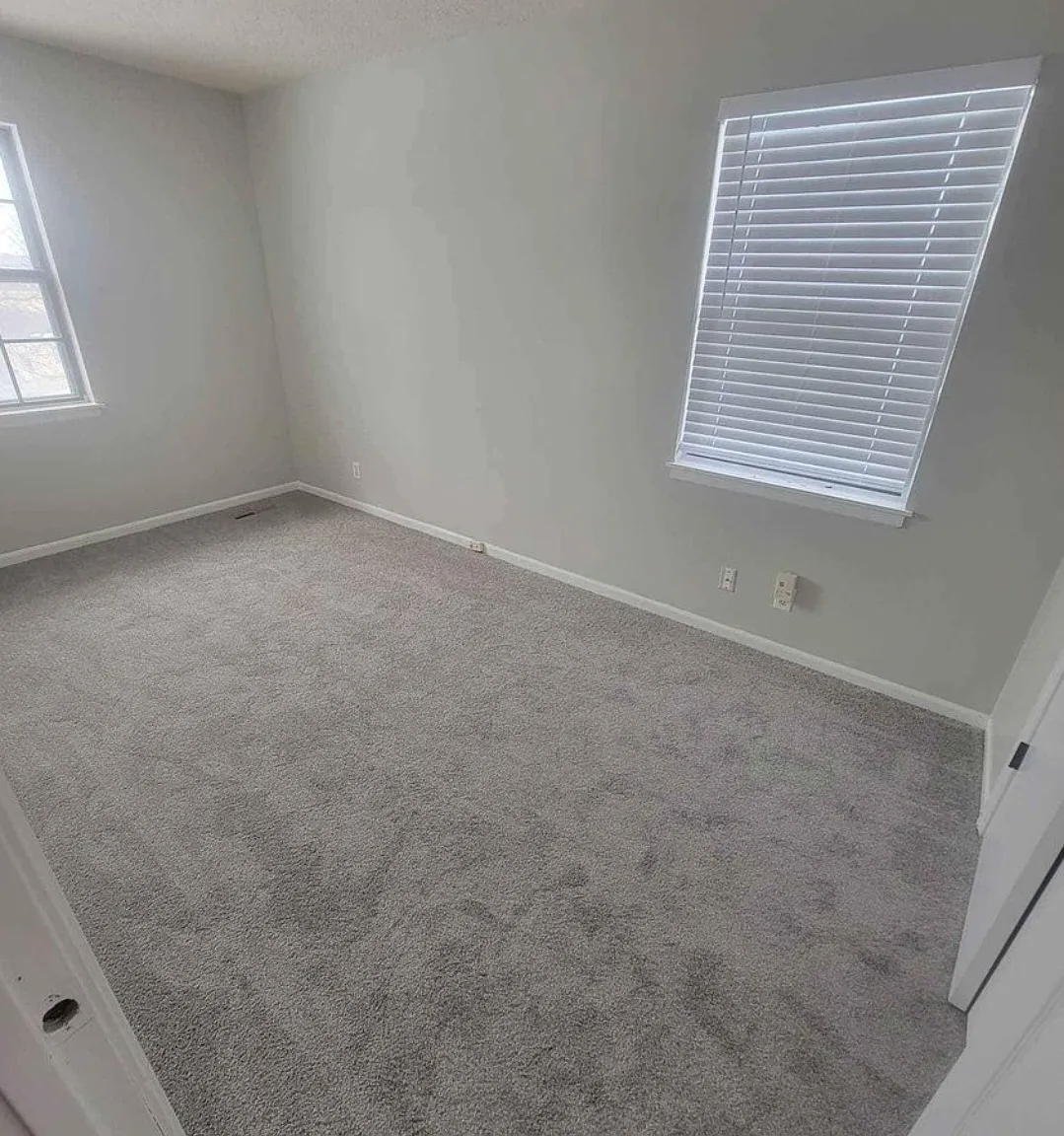 333 NW Millstone Cir — Photo 4