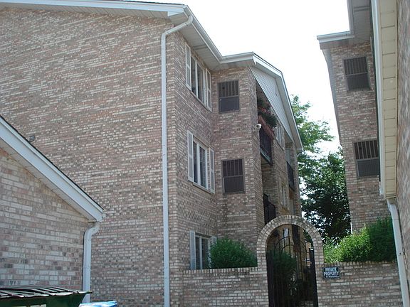 2nd image of 5401 N Milwaukee Ave APT 1B