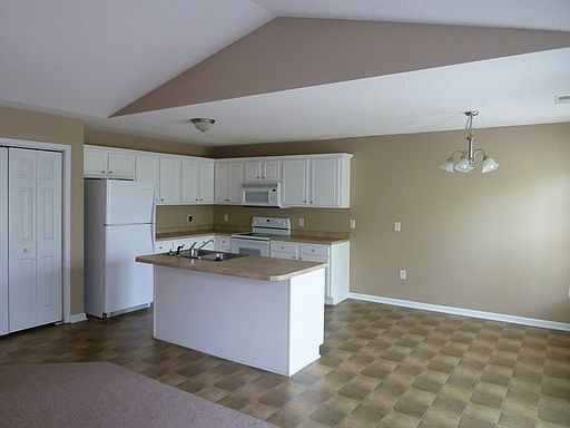 5th image of 4816 Beech Tree Dr SE