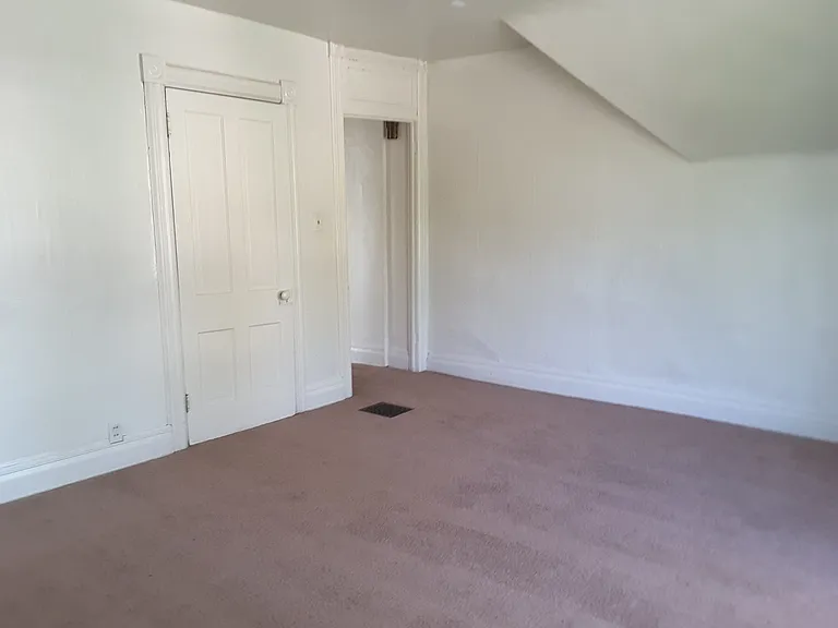 2911 Dudley Duplex — Photo 8