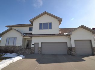 637 Cody Dr, Bismarck, ND 58503