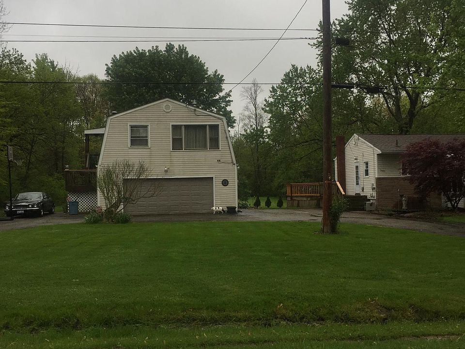 1st image of 3965 1/2 Oak St