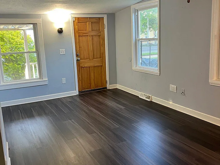 4386 E Lake Rd — Photo 5