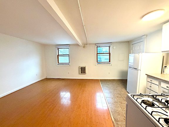 2nd image of 434 Warren St Back 2