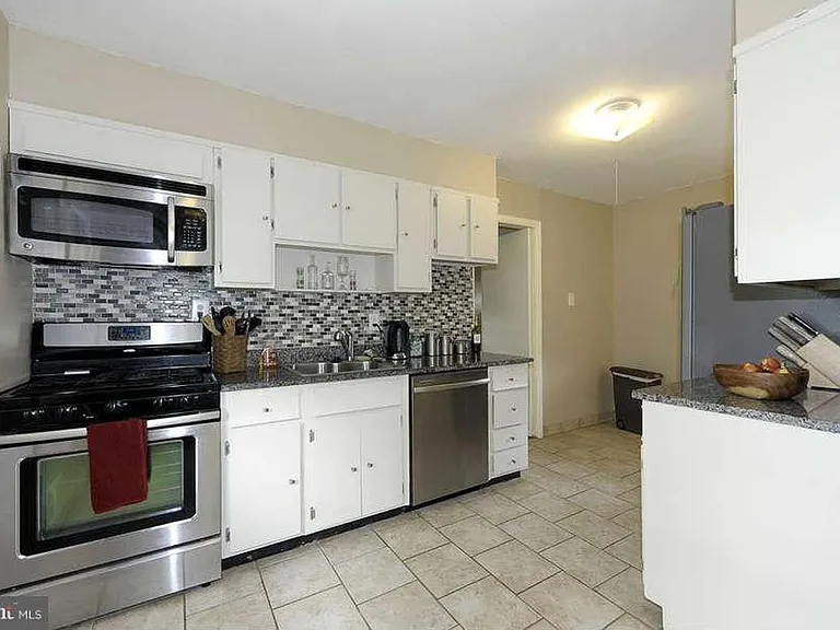 7408 Fairchild Dr — Photo 4