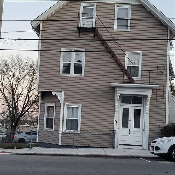 230 Pawtucket Ave — Photo 13