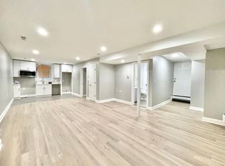 1416 W Argyle St #B, Chicago, IL 60640