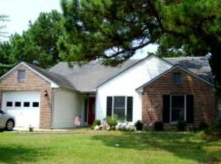 607 Barbour Rd, Morehead City, NC 28557