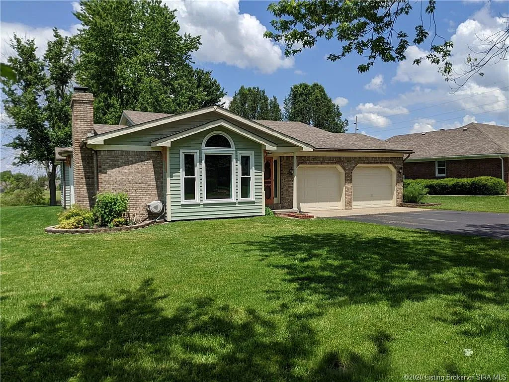 1614 W Monique Dr photo 1