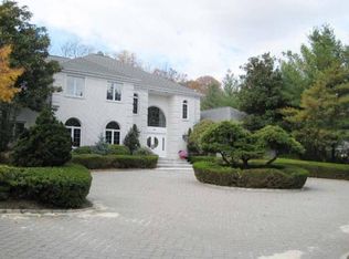34 Chelsea Dr, Livingston, NJ 07039