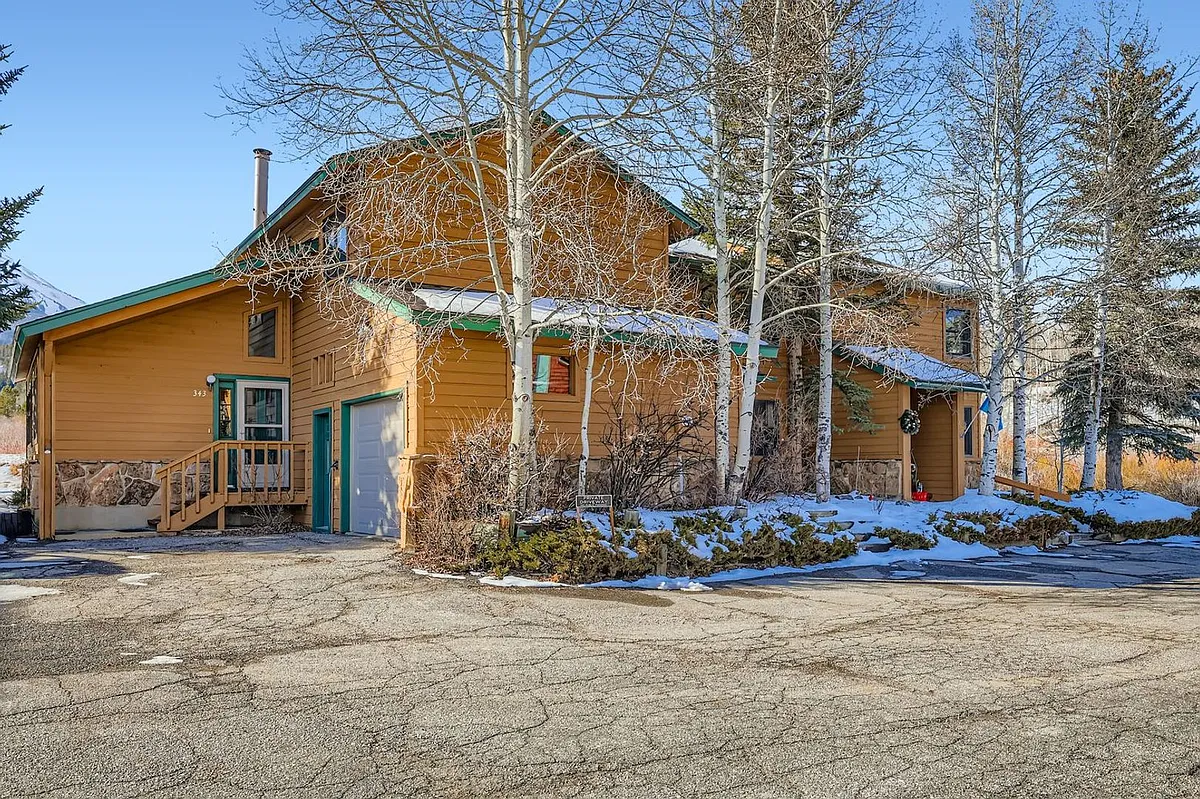 Building Photo - 345 N Chipmunk Cir