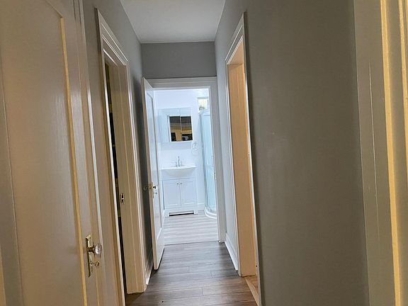 5th image of 718 N Hayworth Ave