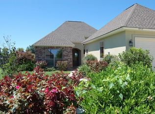 5242 Courtyard Dr, Gonzales, LA 70737