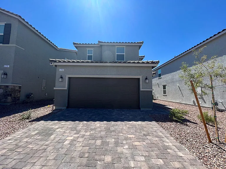 5769 Prima St — Photo 1