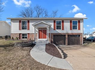 8 Kathy Ct, Saint Peters, MO 63376