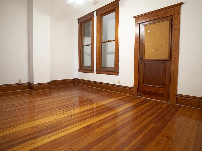 100 W Hopkins St #204 — Photo 8