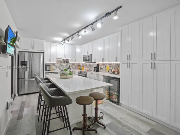 1003 10th Ter, Palm Beach Gardens, FL 33418