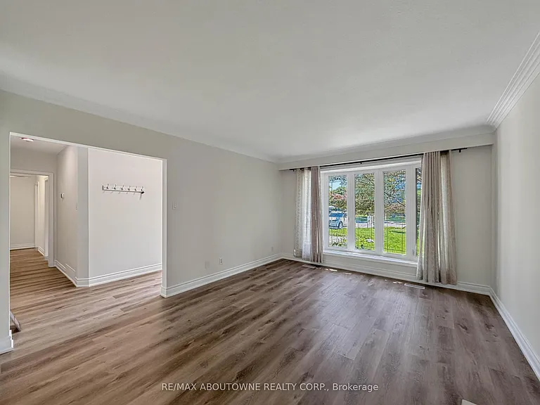 2130 Greenhurst Ave #UPPER — Photo 7