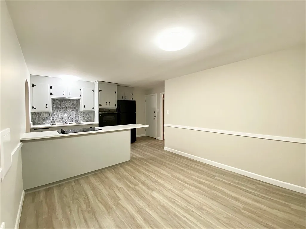 2 bed, 1.0 bath, 1000 sqft, $2,600 — Photo 4