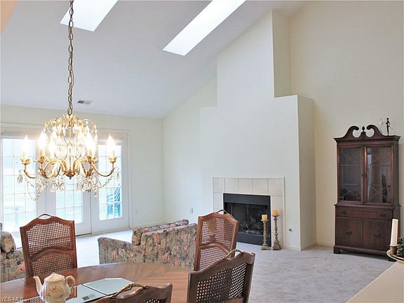 4th image of 596 Daleview Dr