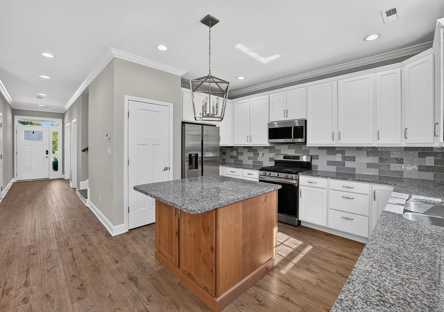 Charming 4BR House in Knoxville — Photo 4