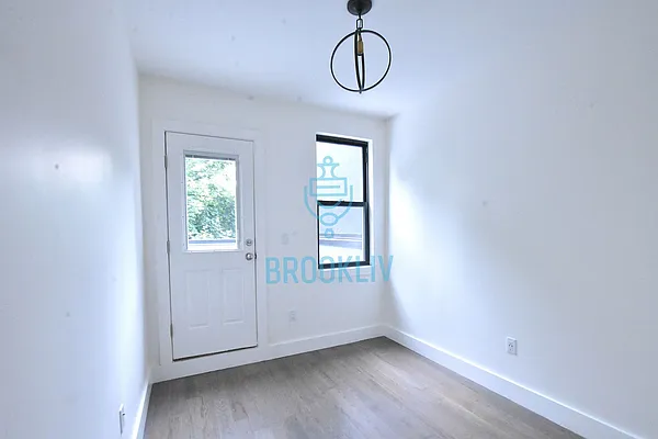 Rented by null | media 5